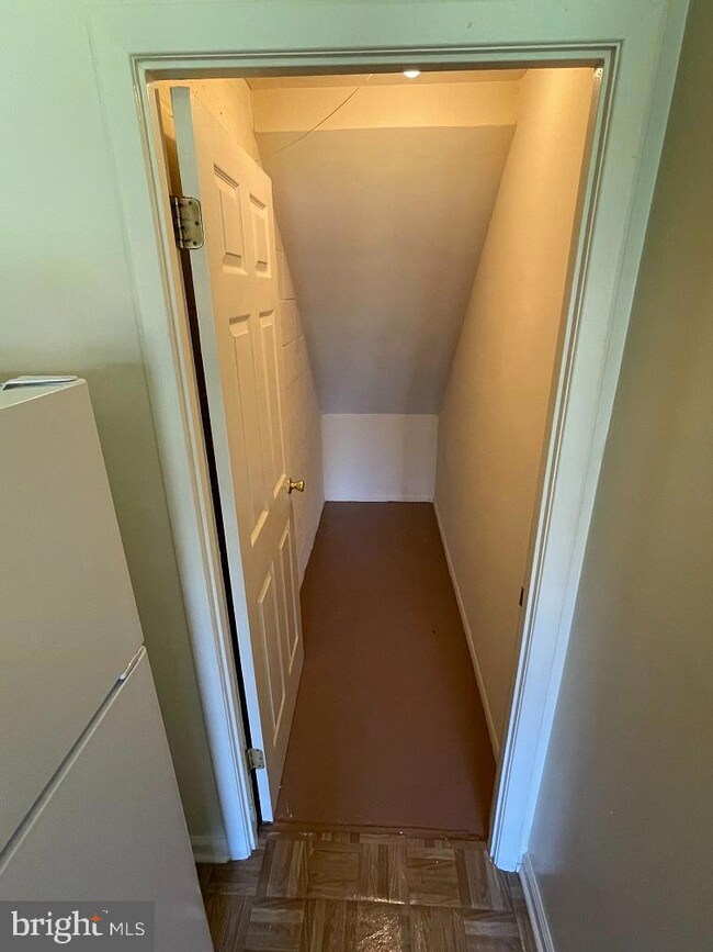 8508 Pioneer Dr, Severn, MD 21144 - photo 5