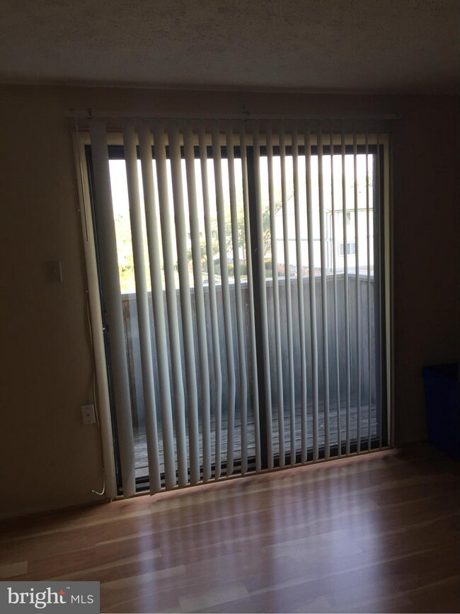 19617 Gunners Branch Rd unit J, Germantown, MD 20876 - photo 3