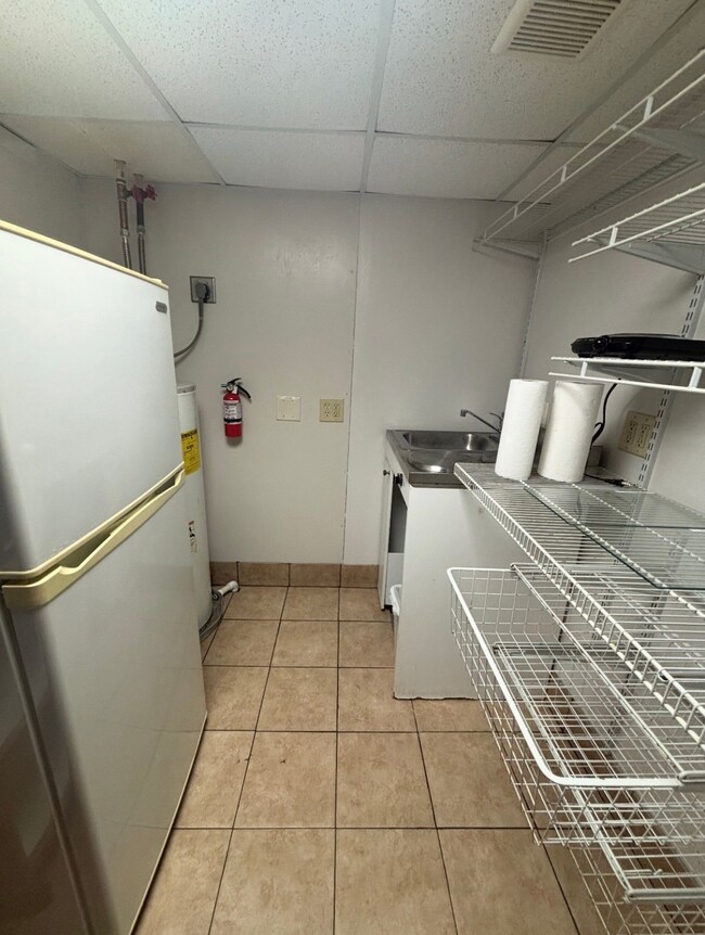 928 Main St unit 926C, La Marque, TX 77568 - photo 6