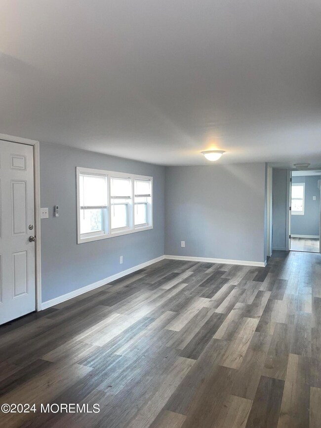 516 Washington St, Eatontown, NJ 07724 - photo 4