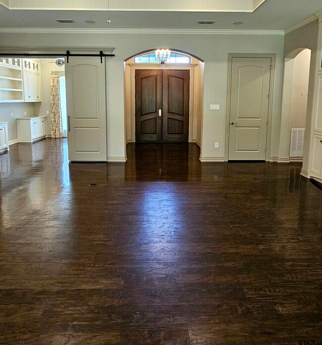 2106 2106 Hilltop Dr, Tyler, TX 75701 - photo 6