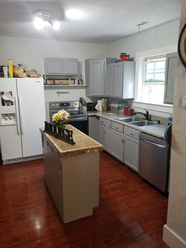 ABAF8700-2202-4EFD-9695-83130C592535