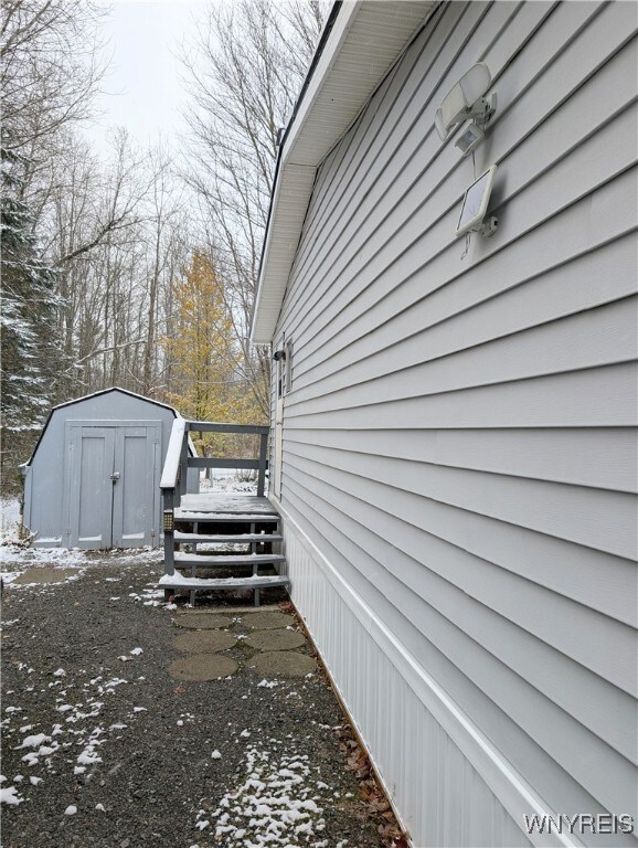 Side entrance with solar light