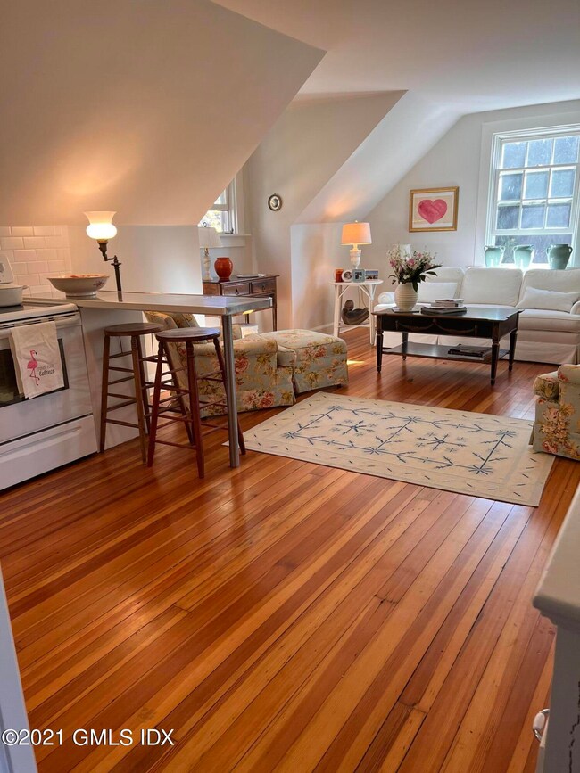 25 the Ridgeway unit B, Greenwich, CT 06831 - photo 4