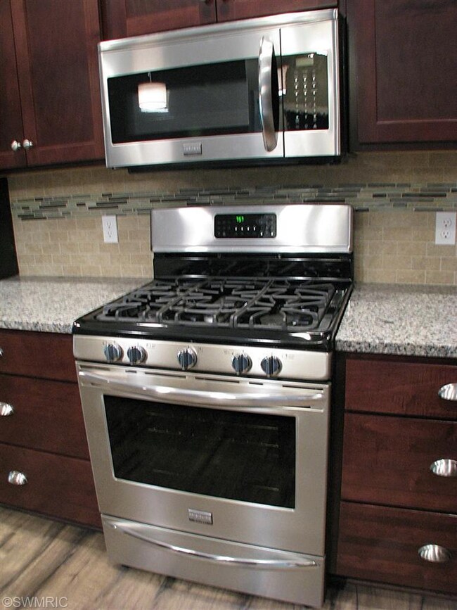 2490 Nuttall Ct unit 11, Holland, MI 49424 - photo 5