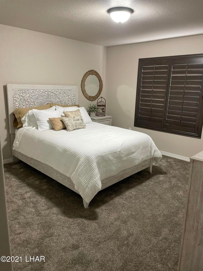 CEBEB166-1C10-48E6-B9F4-8552F46C899D