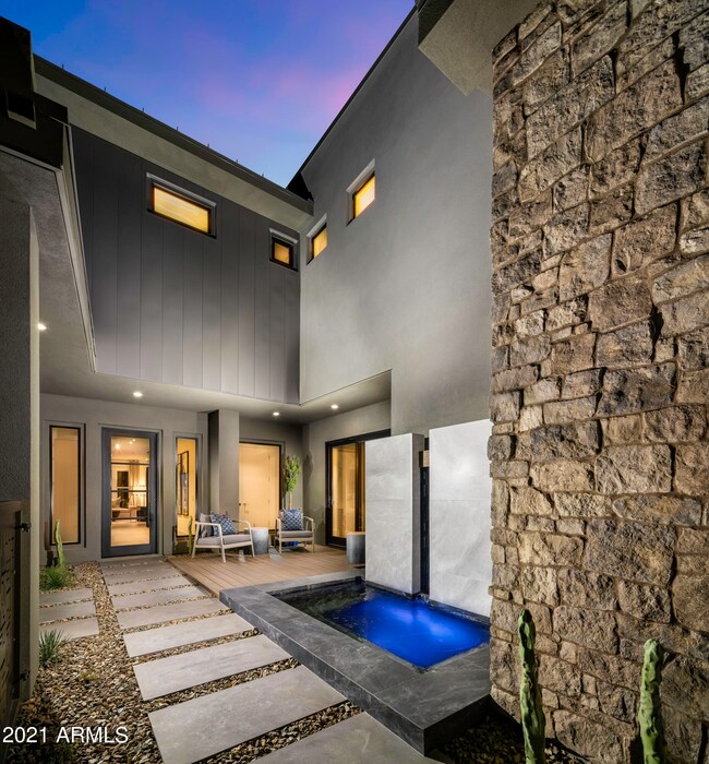 2-The Retreat-Apex_Courtyard