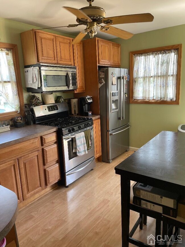 22 Henry St, Port Reading, NJ 07064 - photo 7