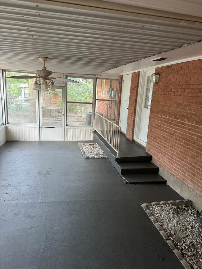 1406 Country Club Rd, Ennis, TX 75119 - photo 4