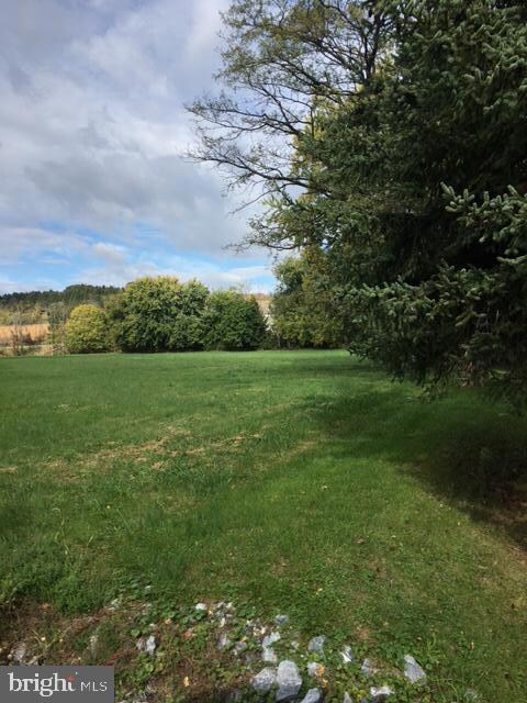 635 E Derry Rd, Hershey, PA 17033 - photo 2