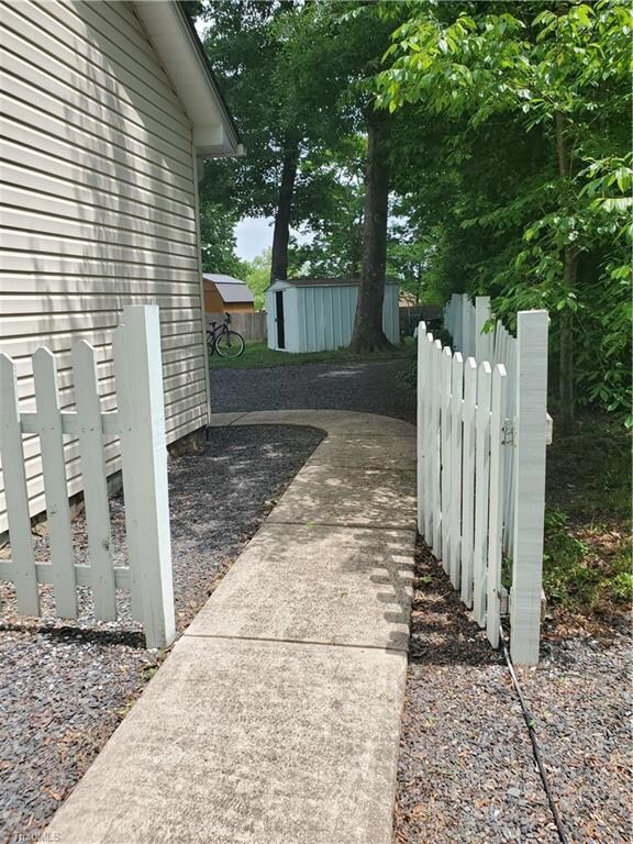 1805 Rocky Ln, Asheboro, NC 27205 - photo 3