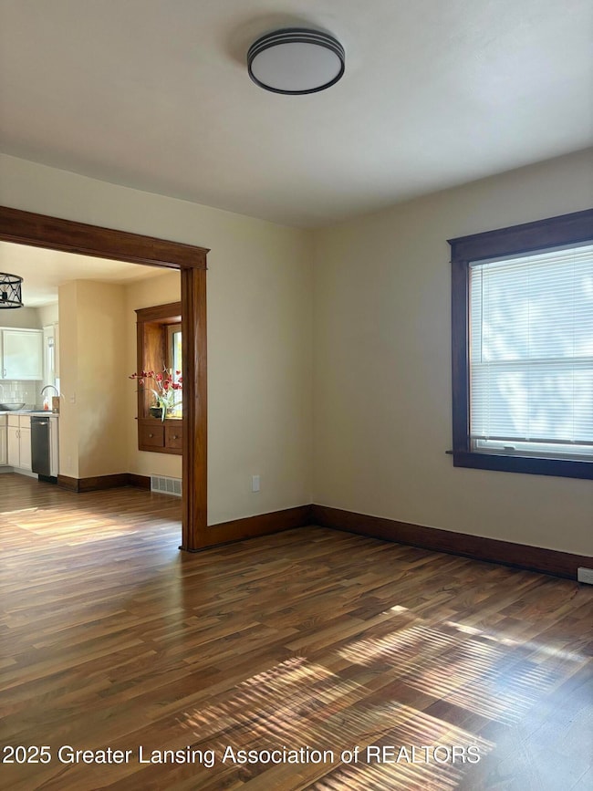 1721 Fletcher St, Lansing, MI 48910 - photo 7