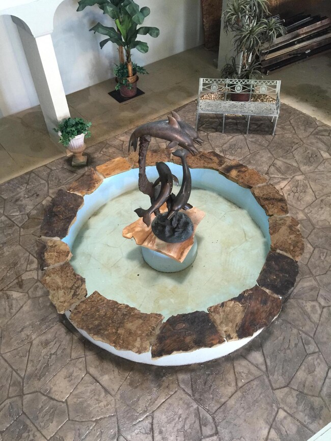Dolphin Fountain in Atruim