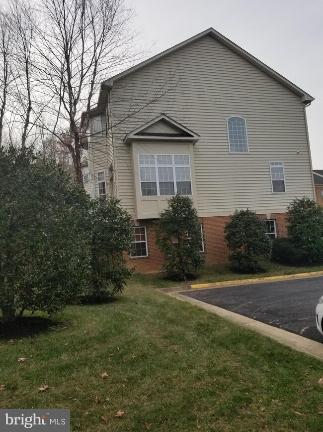 6016 Mill Cove Ct, Burke, VA 22015 - photo 3