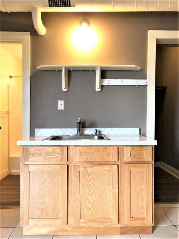 56 Pine St unit 1, Holyoke, MA 01040 - photo 5