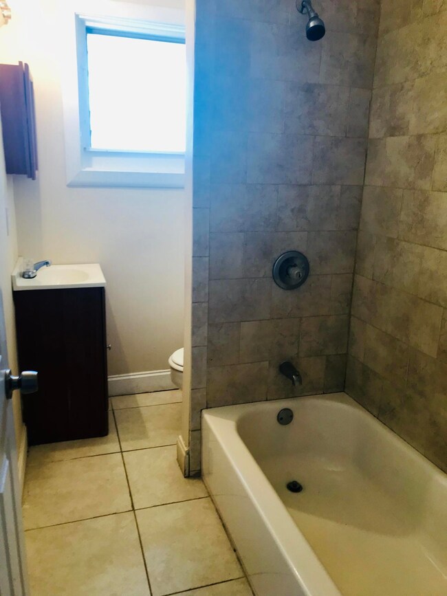 305 Cypress Dr unit 2, West Palm Beach, FL 33403 - photo 4