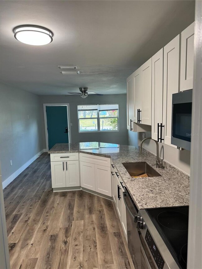 104 Pocono Trail W unit b, Nokomis, FL 34275 - photo 2