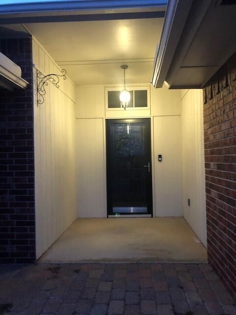 2117 NE 7th St, Moore, OK 73160 - photo 4