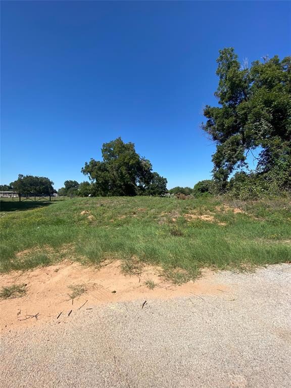 7052 Cimmaron Trail, Weatherford, TX 76087 - photo 2