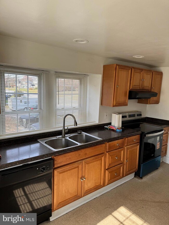 904 W Lincoln Hwy unit B, Coatesville, PA 19320 - photo 6