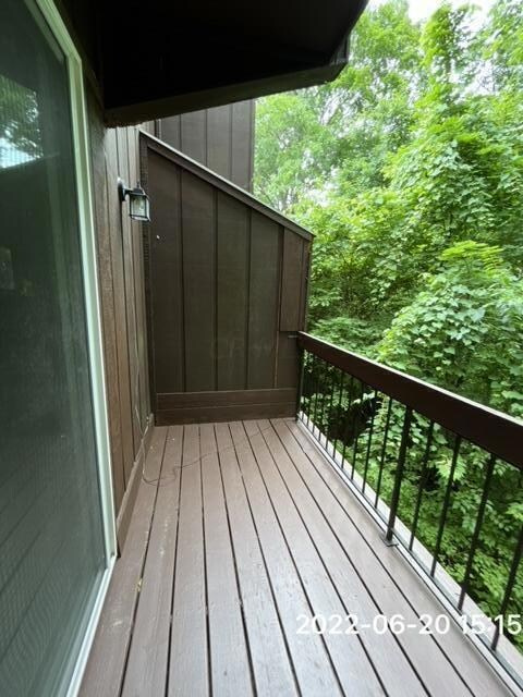 2818 Stonehenge Dr, Columbus, OH 43224 - photo 7