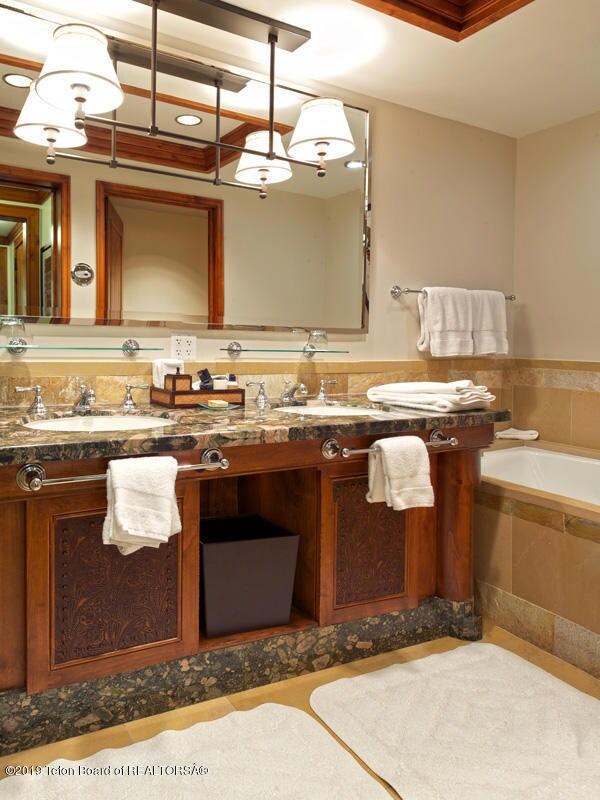 4S Bath 2
