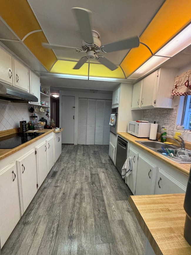 4654 Pittenger Dr, Sarasota, FL 34234 - photo 4