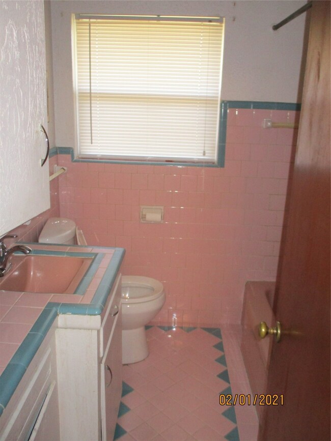 10505 Wolbrook St, Houston, TX 77016 - photo 3