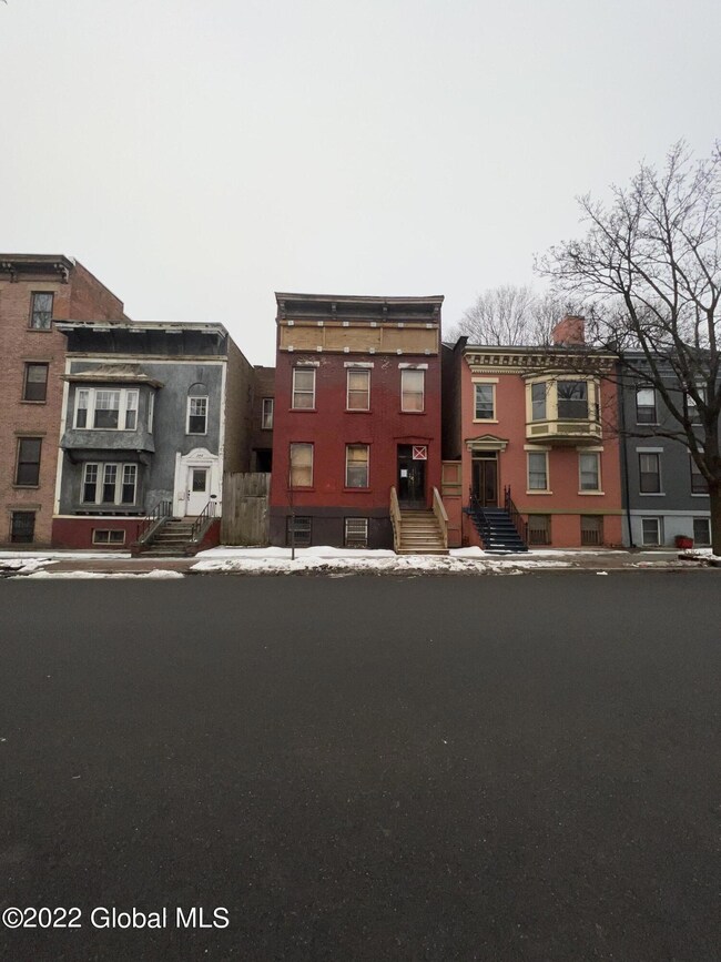 346 Madison Ave, Albany, NY 12210 - photo 3
