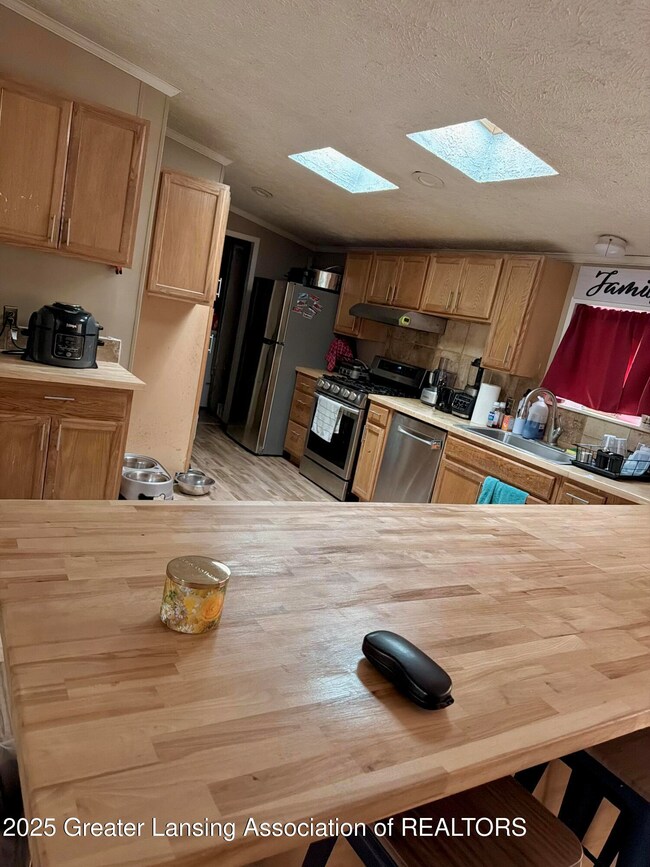 2614 W Kalamazoo St, Lansing, MI 48917 - photo 2