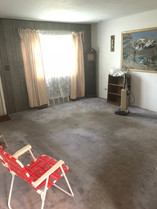 2925 Navaho Rd, Waukegan, IL 60087 - photo 2