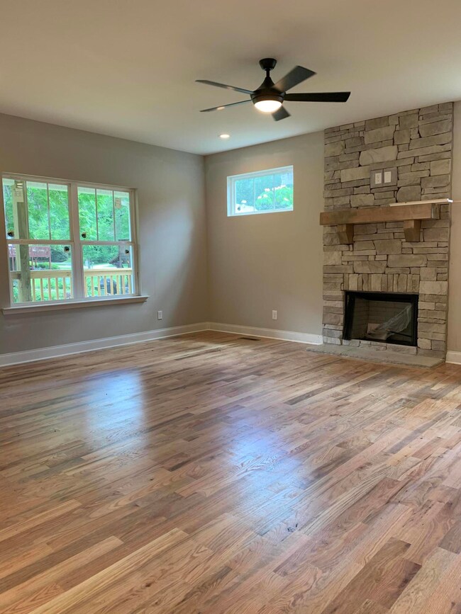 919 Soaring Eagle Cir, Hixson, TN 37343 - photo 6