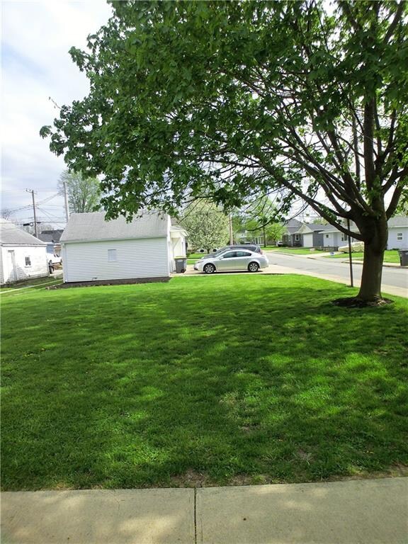 235 W Jefferson St, Tipton, IN 46072 - photo 4