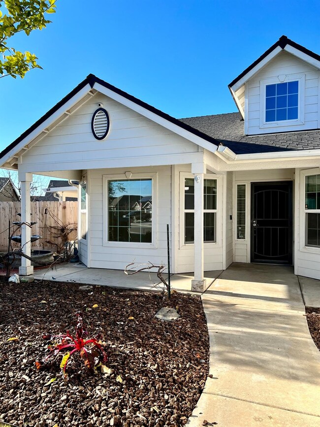 3119 N Apricot Ave, Fresno, CA 93727 - photo 7