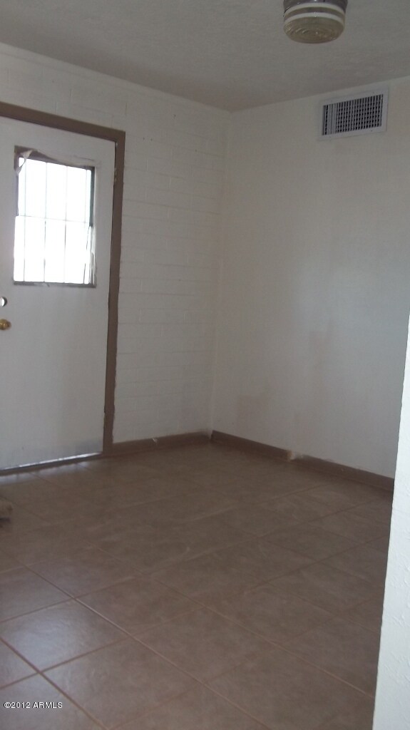 4838 W Pierson St unit 2B, Phoenix, AZ 85031 - photo 4