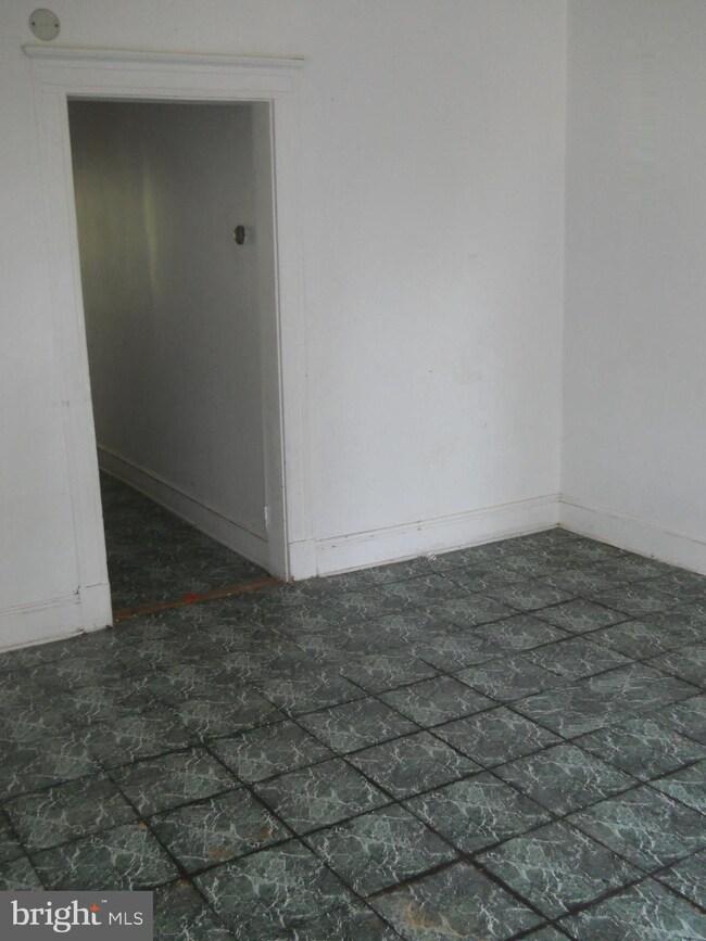 3008 Clifton Ave, Baltimore, MD 21216 - photo 5