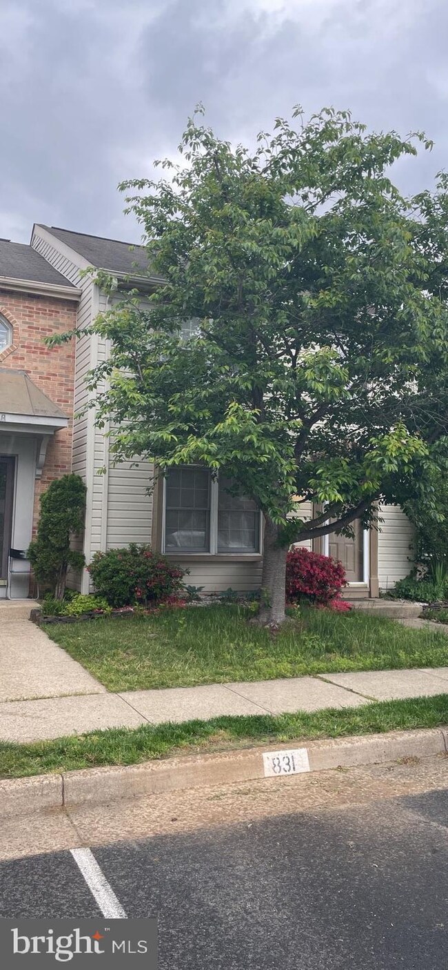 13971 Baton Rouge Ct, Centreville, VA 20121 - photo 2