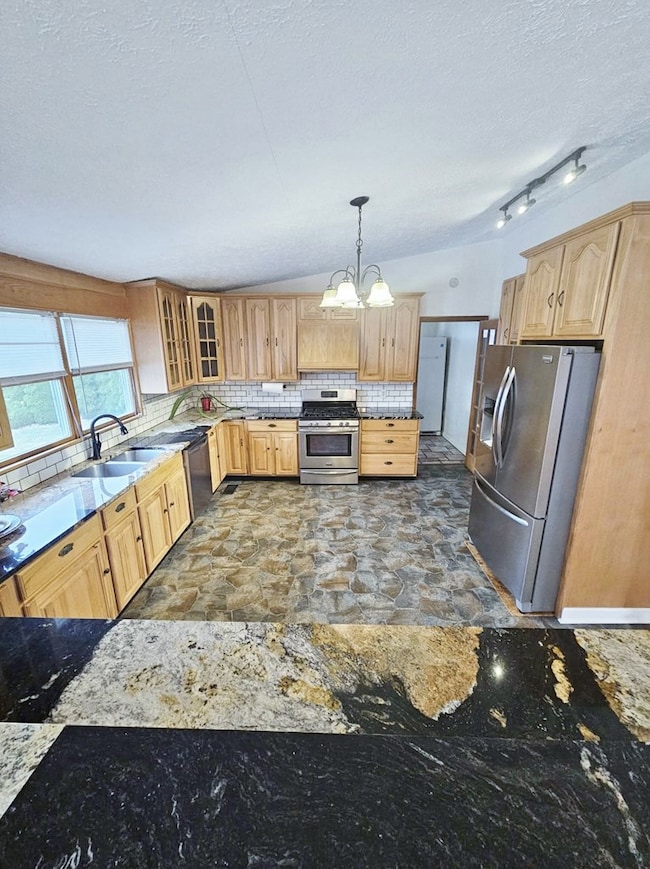 168 Charm Cir, Princeton, WV 24740 - photo 7