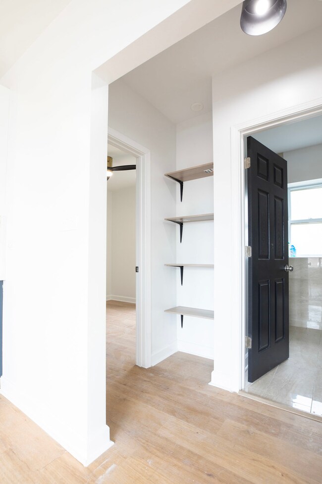 7435 S Euclid Ave unit 3, Chicago, IL 60649 - photo 6