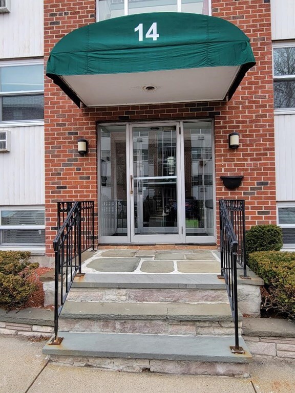 14 Commonwealth Ct unit 6, Brighton, MA 02135 - photo 3