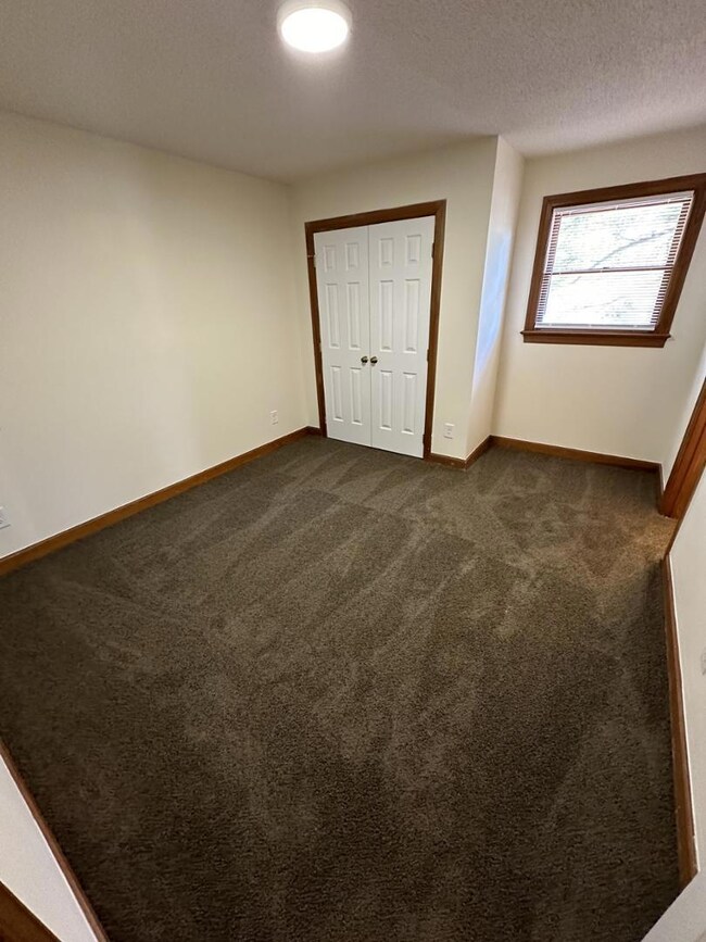 3521 Ivy Commons Dr unit 302, Raleigh, NC 27606 - photo 6