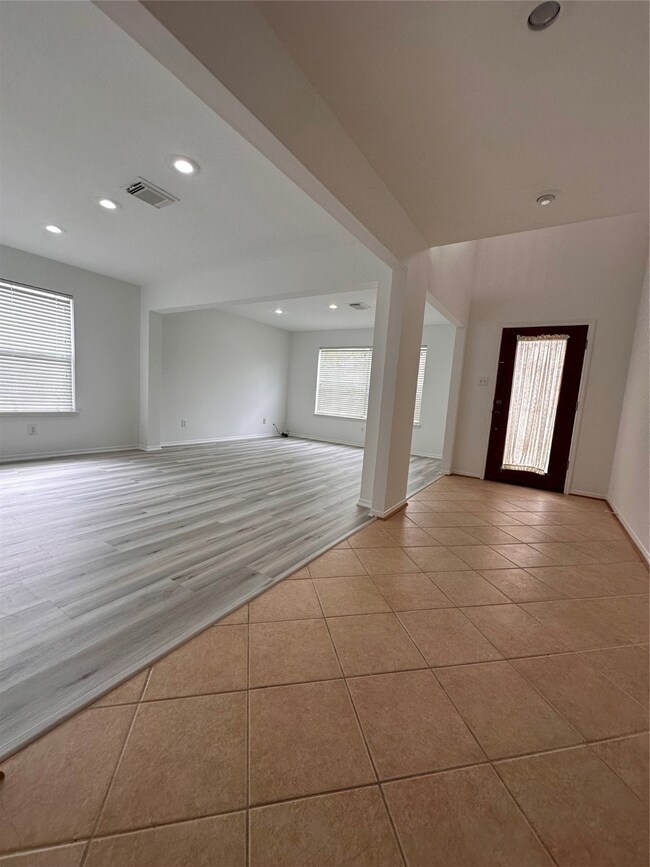 7930 Fall Glen Dr, Houston, TX 77040 - photo 4