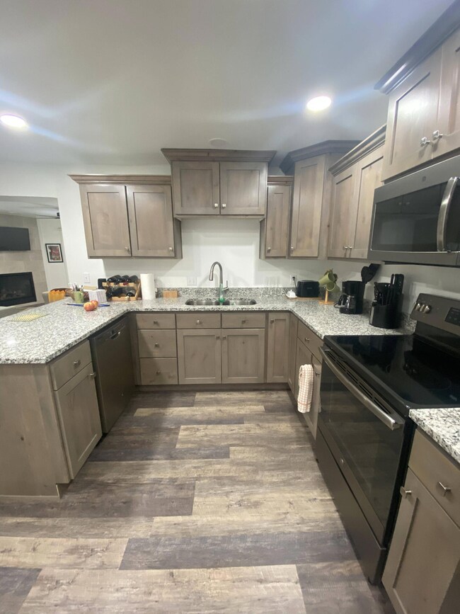 117 E Steam Engine unit 7a, Brian Head, UT 84719 - photo 3