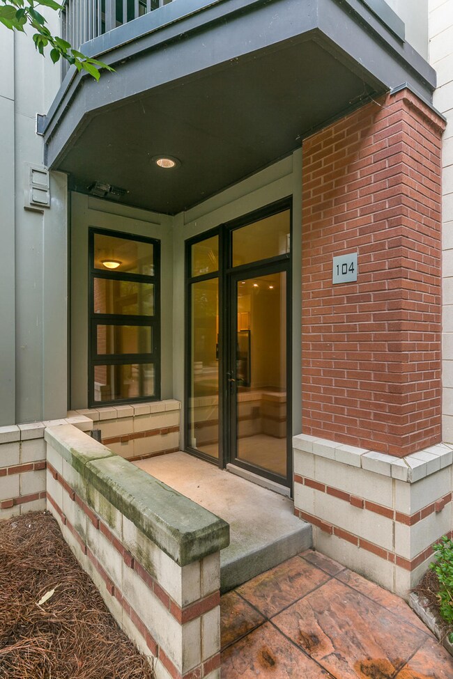 129 Walnut St 104 001