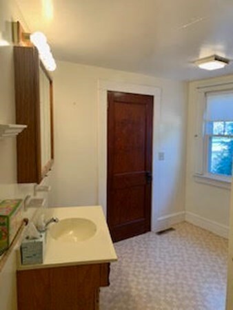 164 N Silver Ln, Sunderland, MA 01375 - photo 5