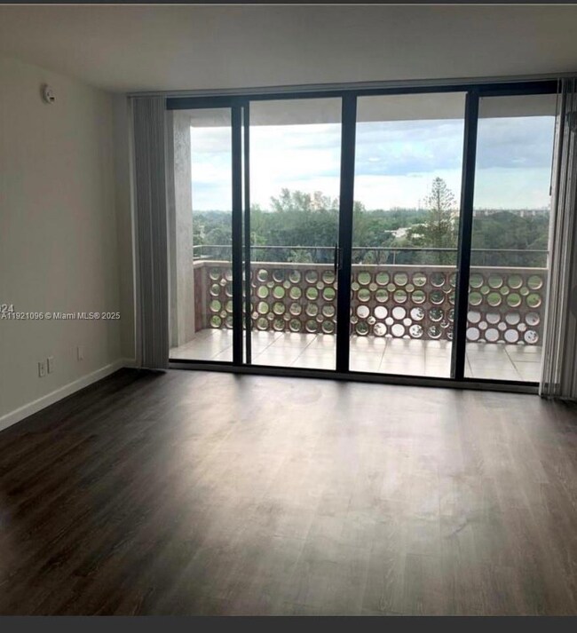 Inverrary Gardens I unit 4814, Lauderhill, FL 33319 - photo 2