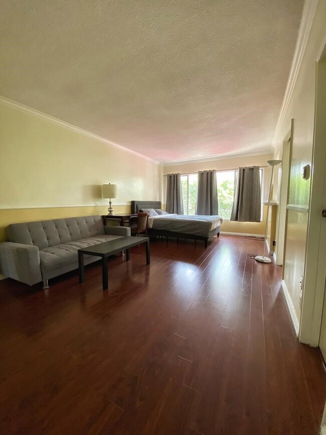 1770 El Cerrito Place unit 107, Los Angeles, CA 90028 - photo 2