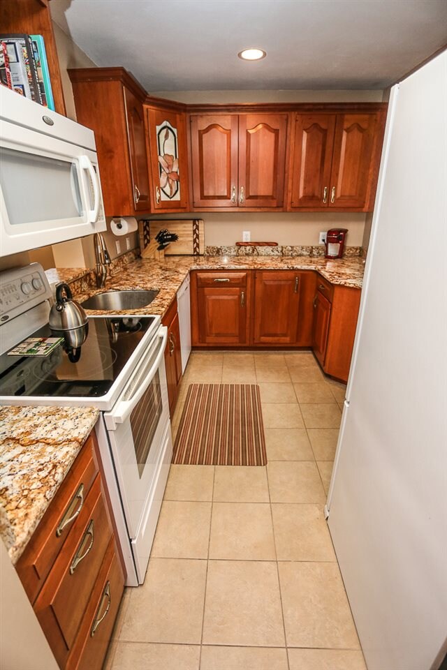 189 Coburn Woods, Nashua, NH 03063 - photo 4