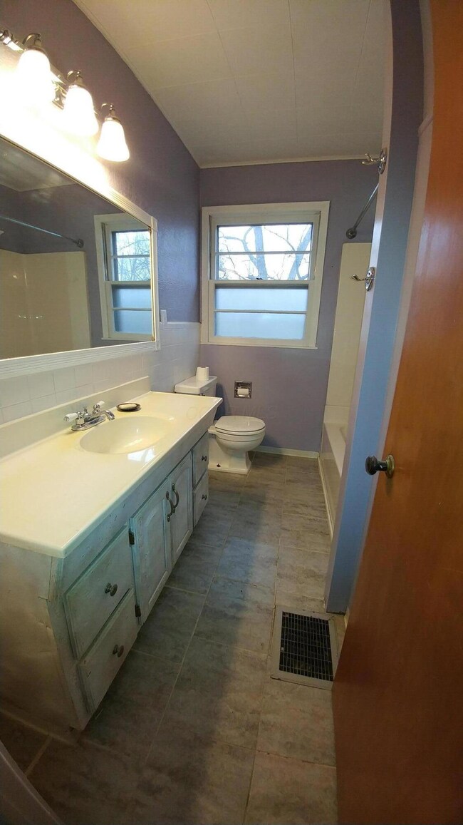 3523 Karl Rd, Columbus, OH 43224 - photo 5