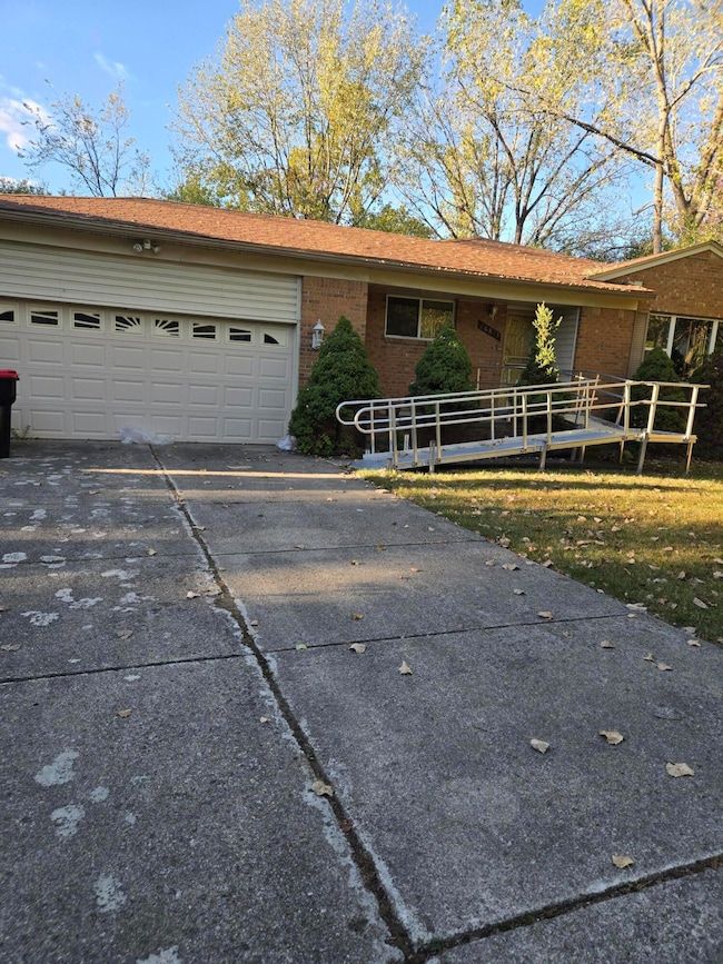 26845 Greenleigh Ct, Southfield, MI 48076 - photo 2